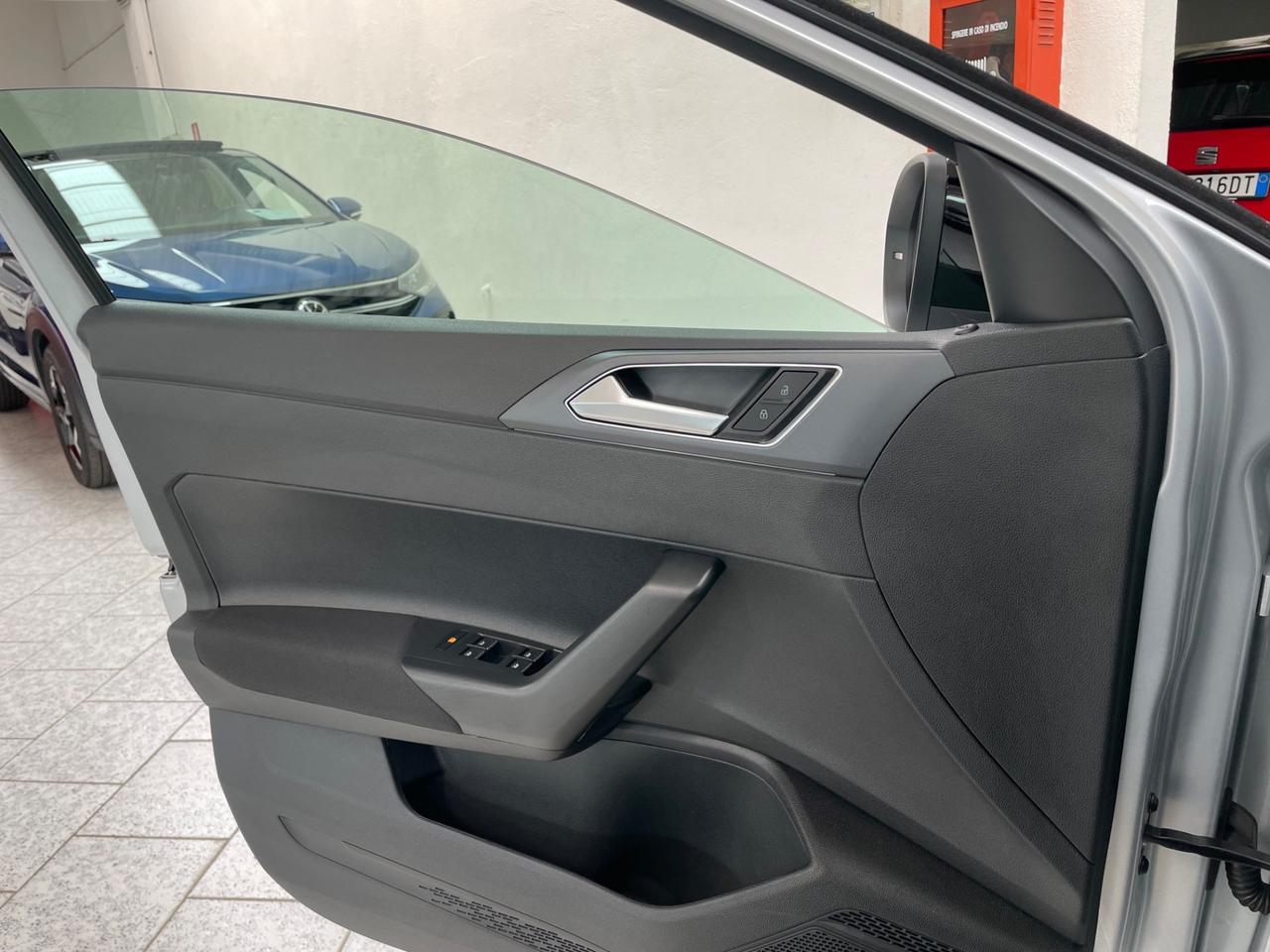 Volkswagen Taigo 1.0 TSI 115 CV R-Line Telec. Matrix