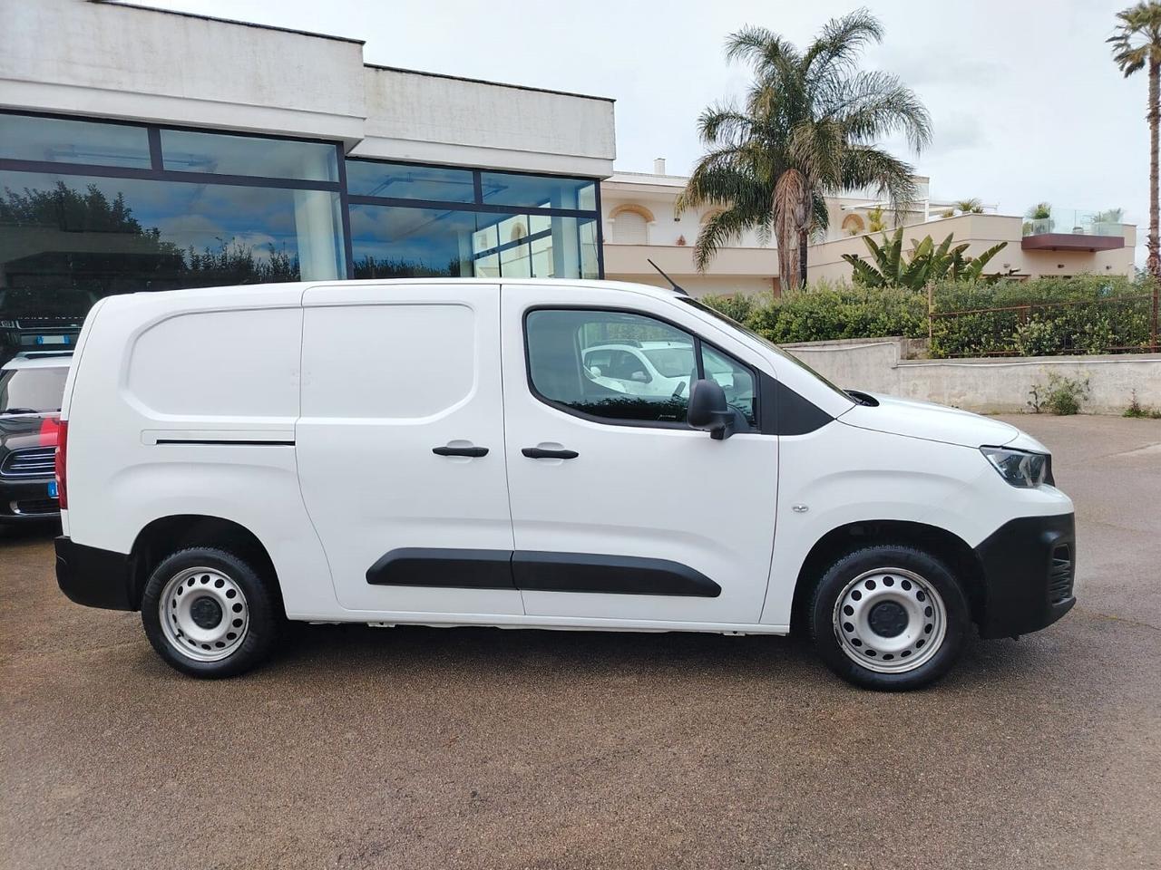 Peugeot Partner BlueHDi 100 Passo Lungo Asphalt