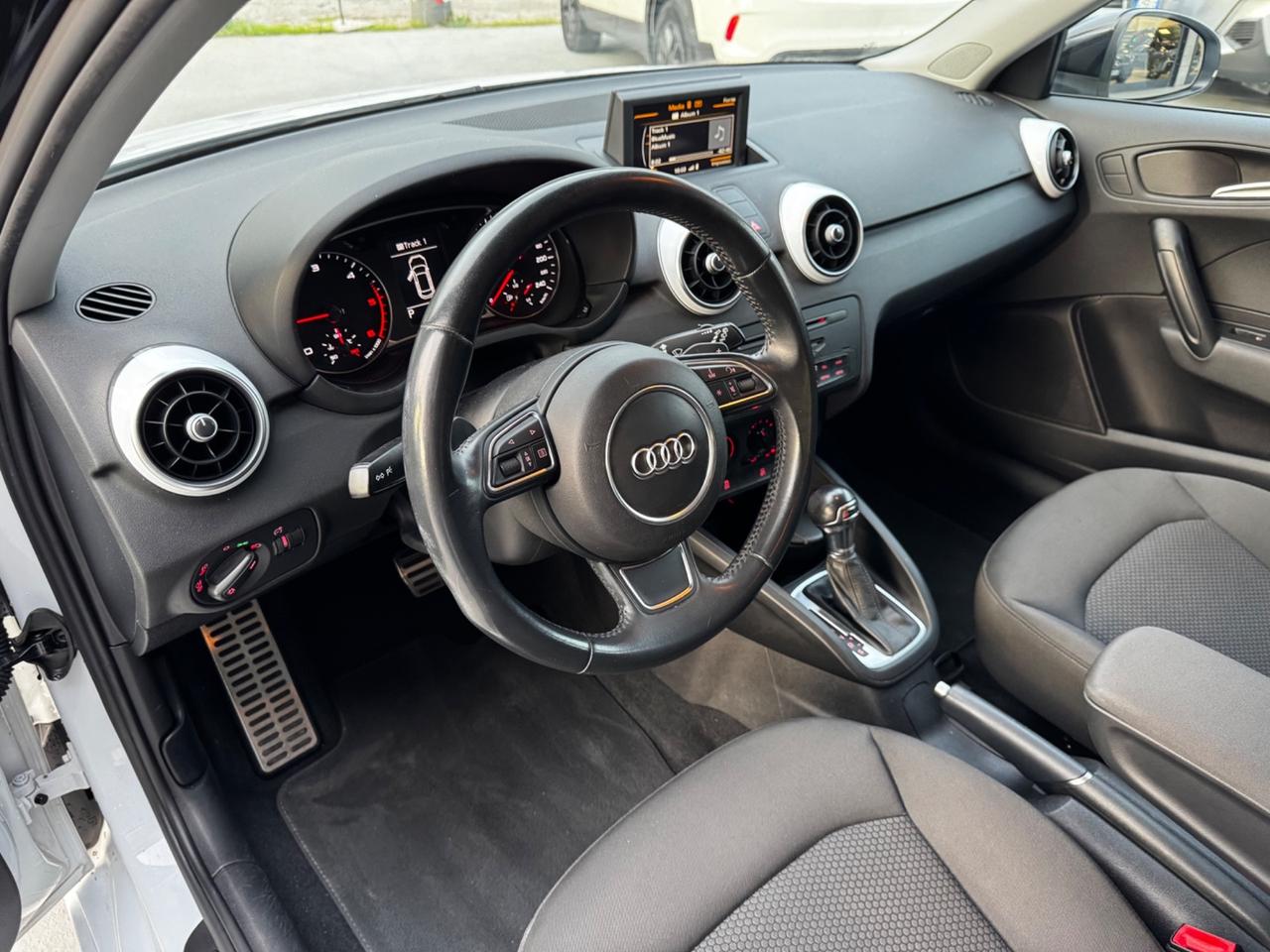 Audi A1 1.6 TDI S tronic S line edition plus