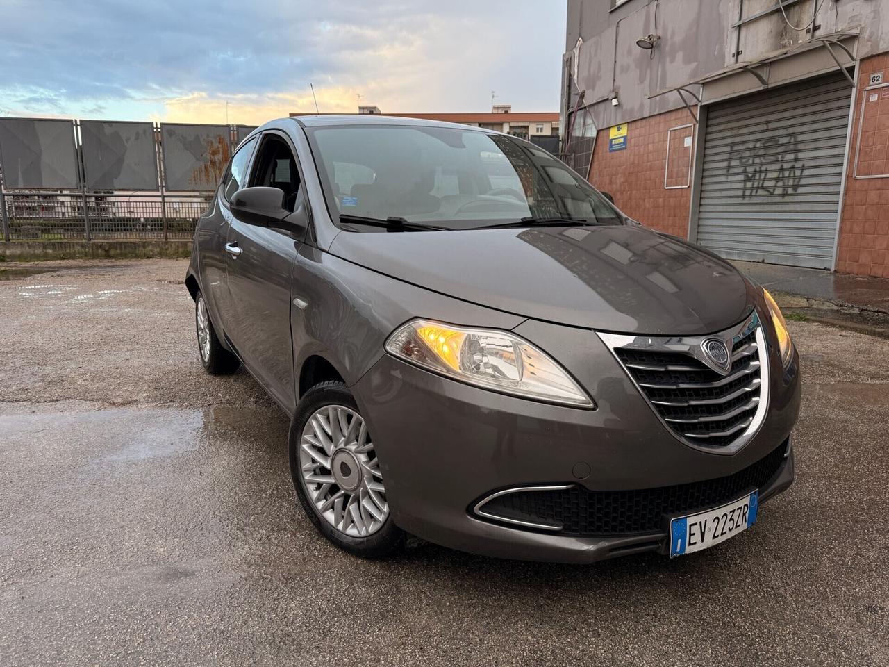Lancia Ypsilon 1.3 MJT 16V 95 CV 5 porte IN PERFETTE CONDIZIONI