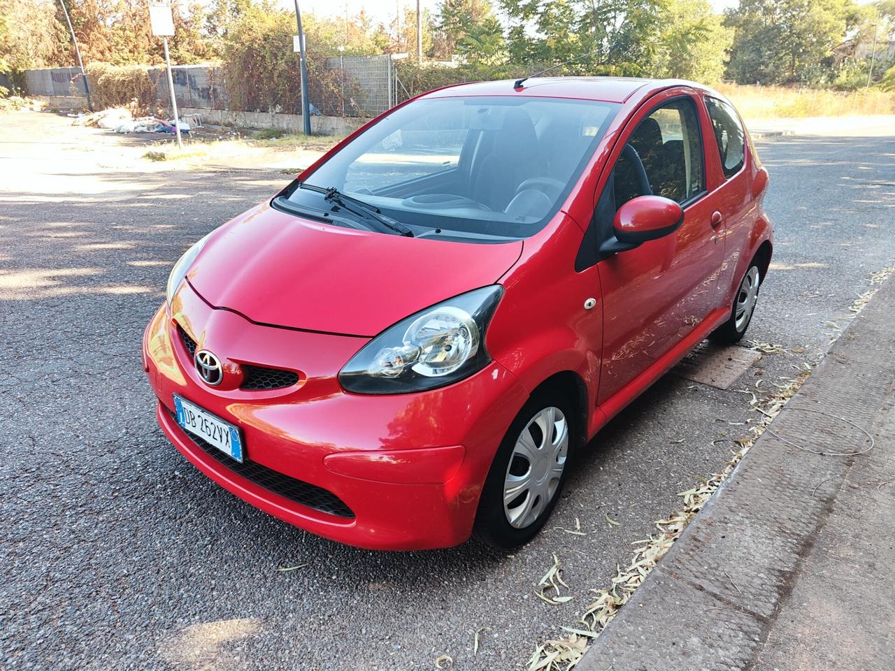 Toyota Aygo 1.0 benzina 3 porte x neopatentati