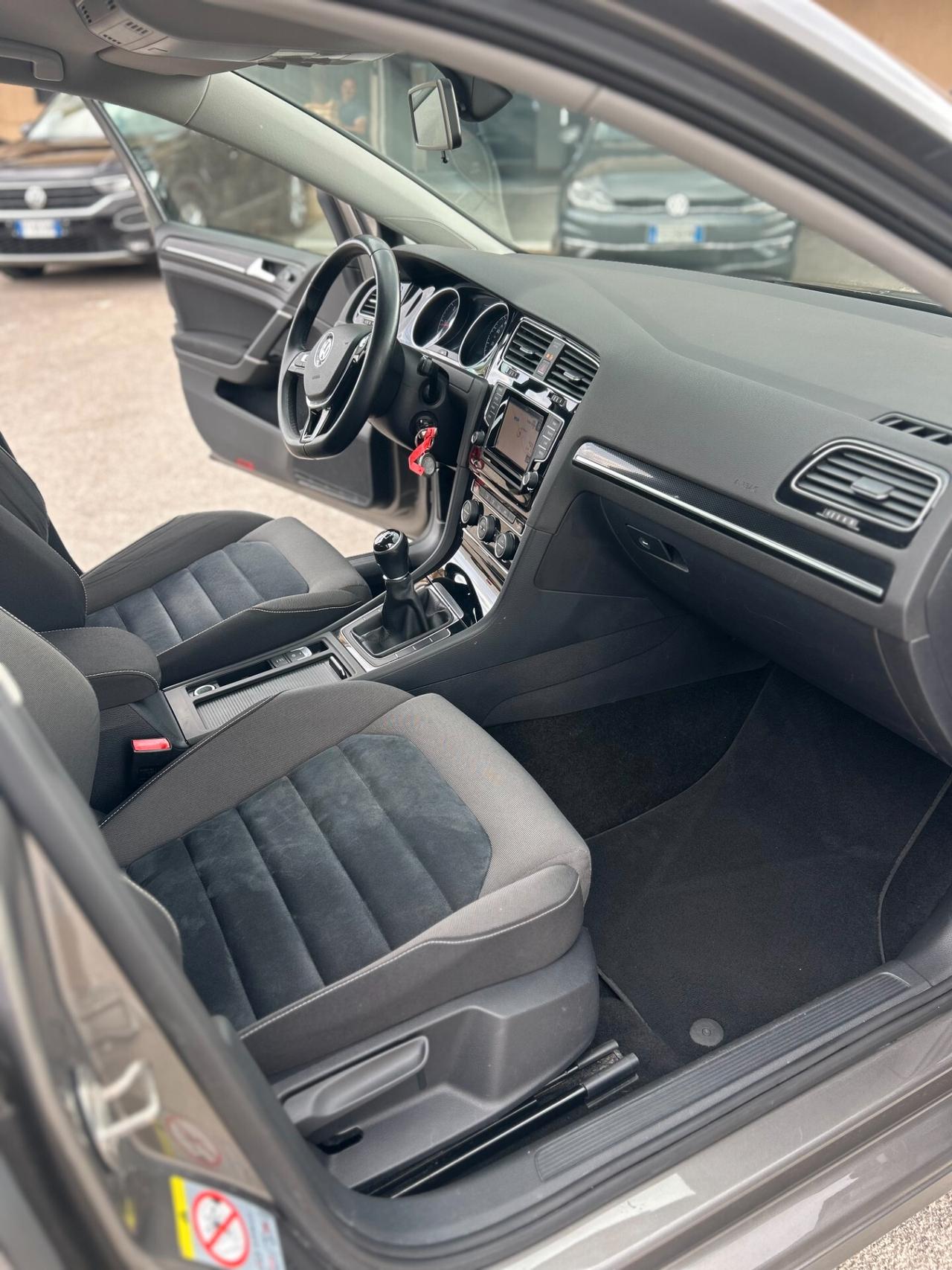 Volkswagen Golf 1.6 TDI 5p. Highline BlueMotion Technology