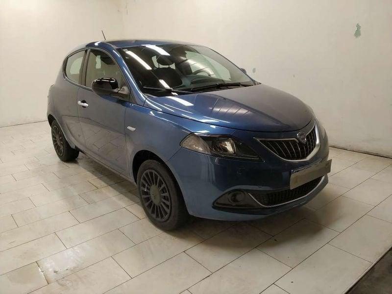 Lancia Ypsilon 1.0 firefly hybrid Silver s e s 70cv