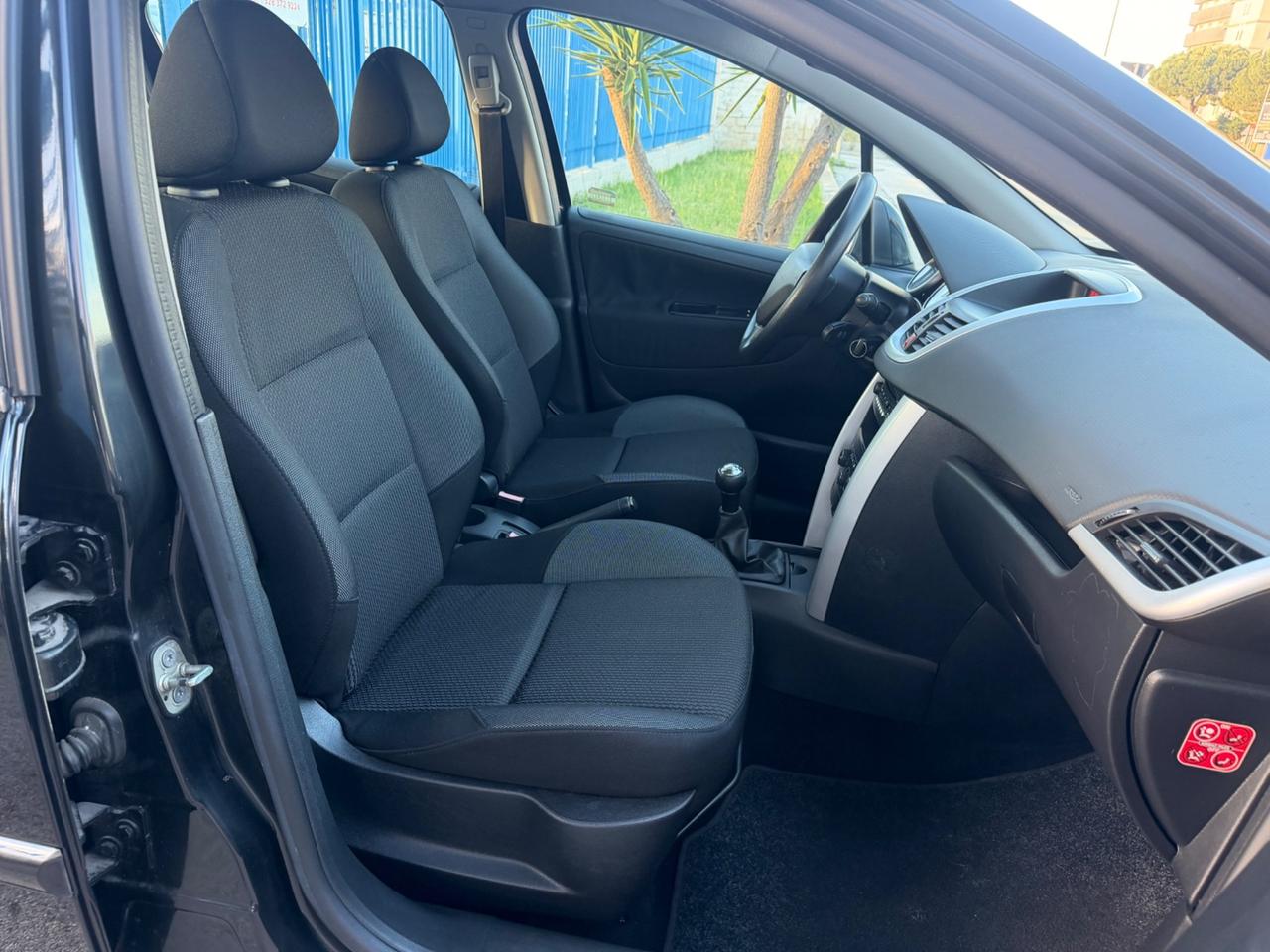 Peugeot 207 1.4 HDi 70 cavalli 2014
