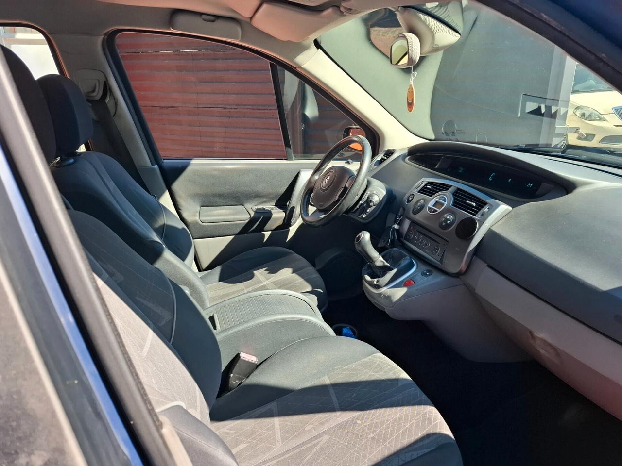 Renault Scenic Scénic 1.6 16V Confort Authentique