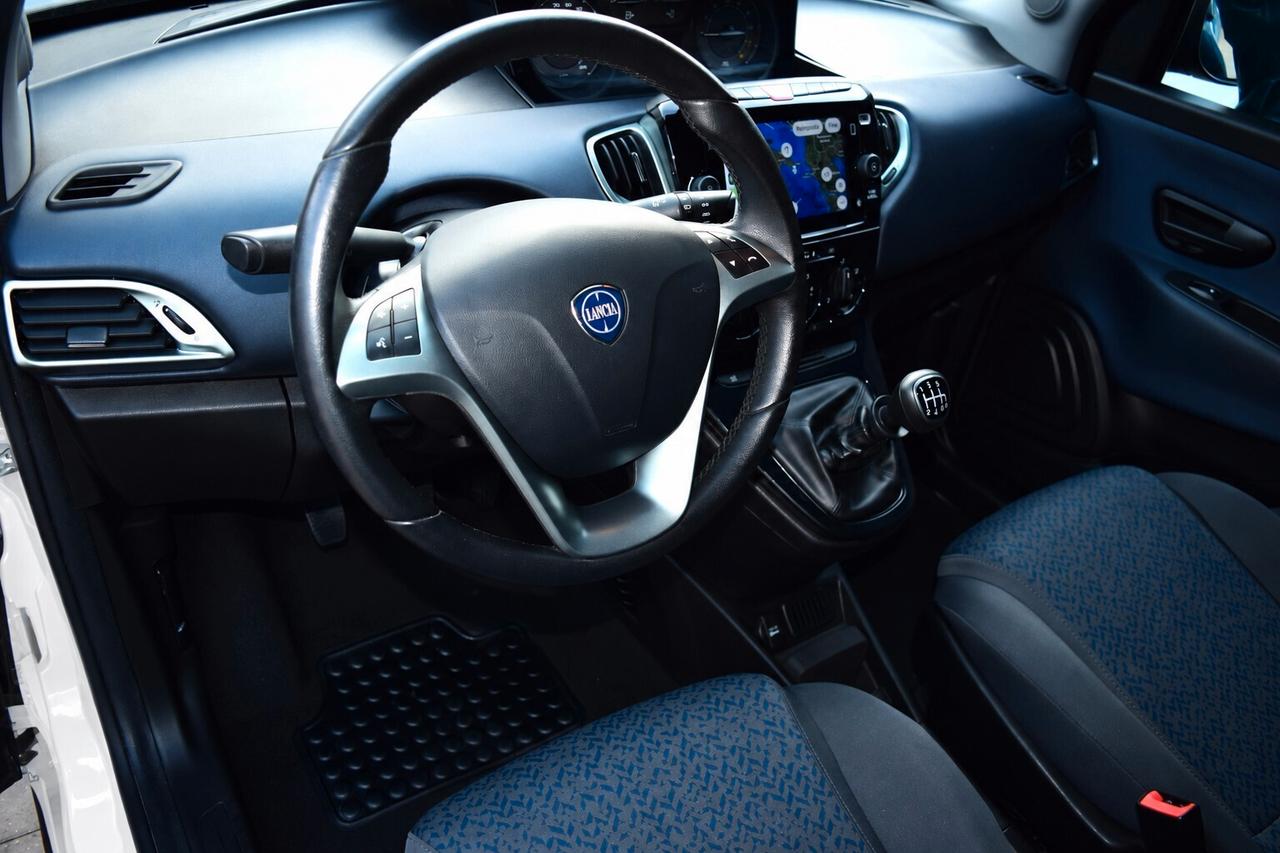 Lancia Ypsilon 1.0 Firefly Hybrid 70 cv Gold