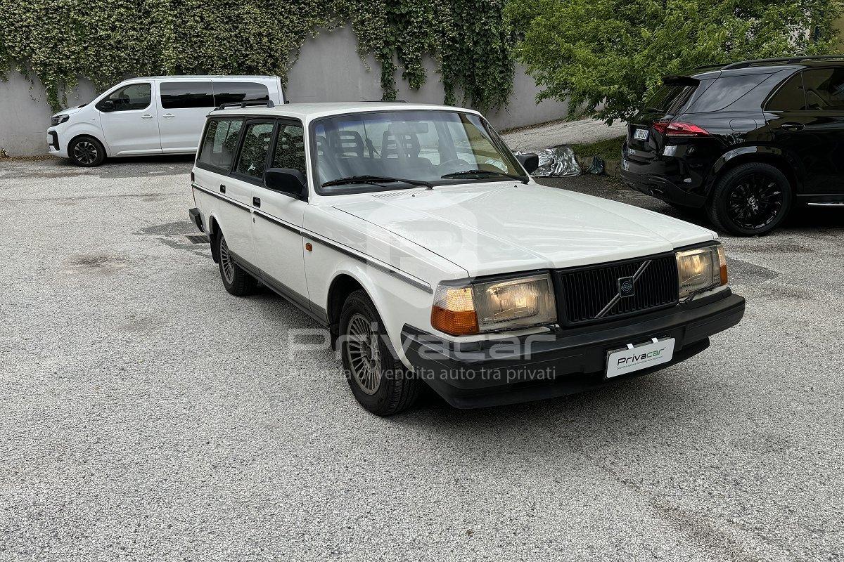 VOLVO 240 2.0 cat Station Wagon Polar