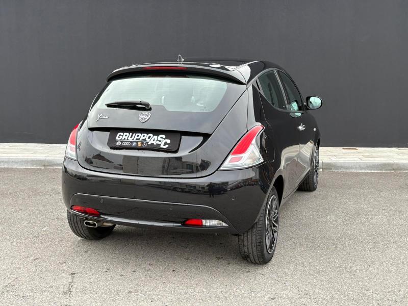 LANCIA YPSILON 1.2 BENZ 69 CV ADATTA A NEOPATENTATI