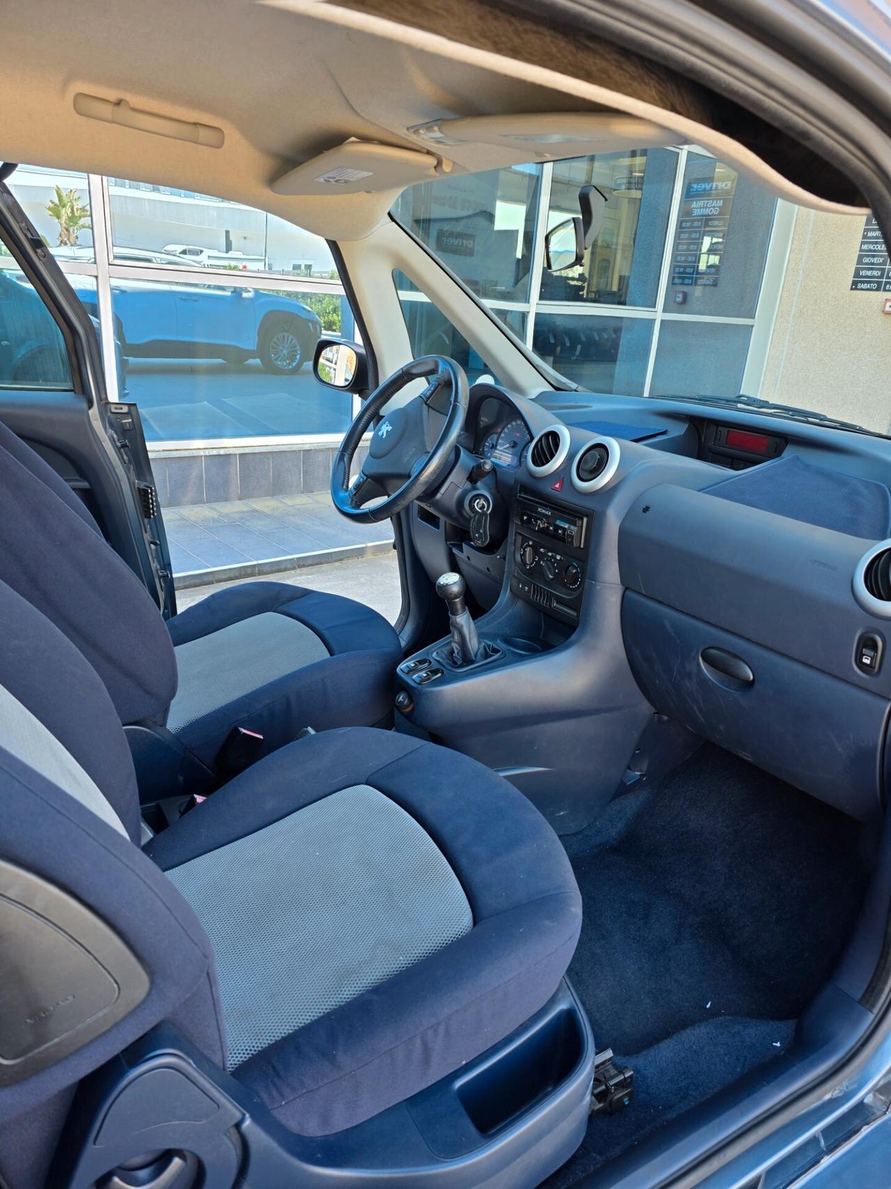 Peugeot 1007 1.4 HDi Sporty