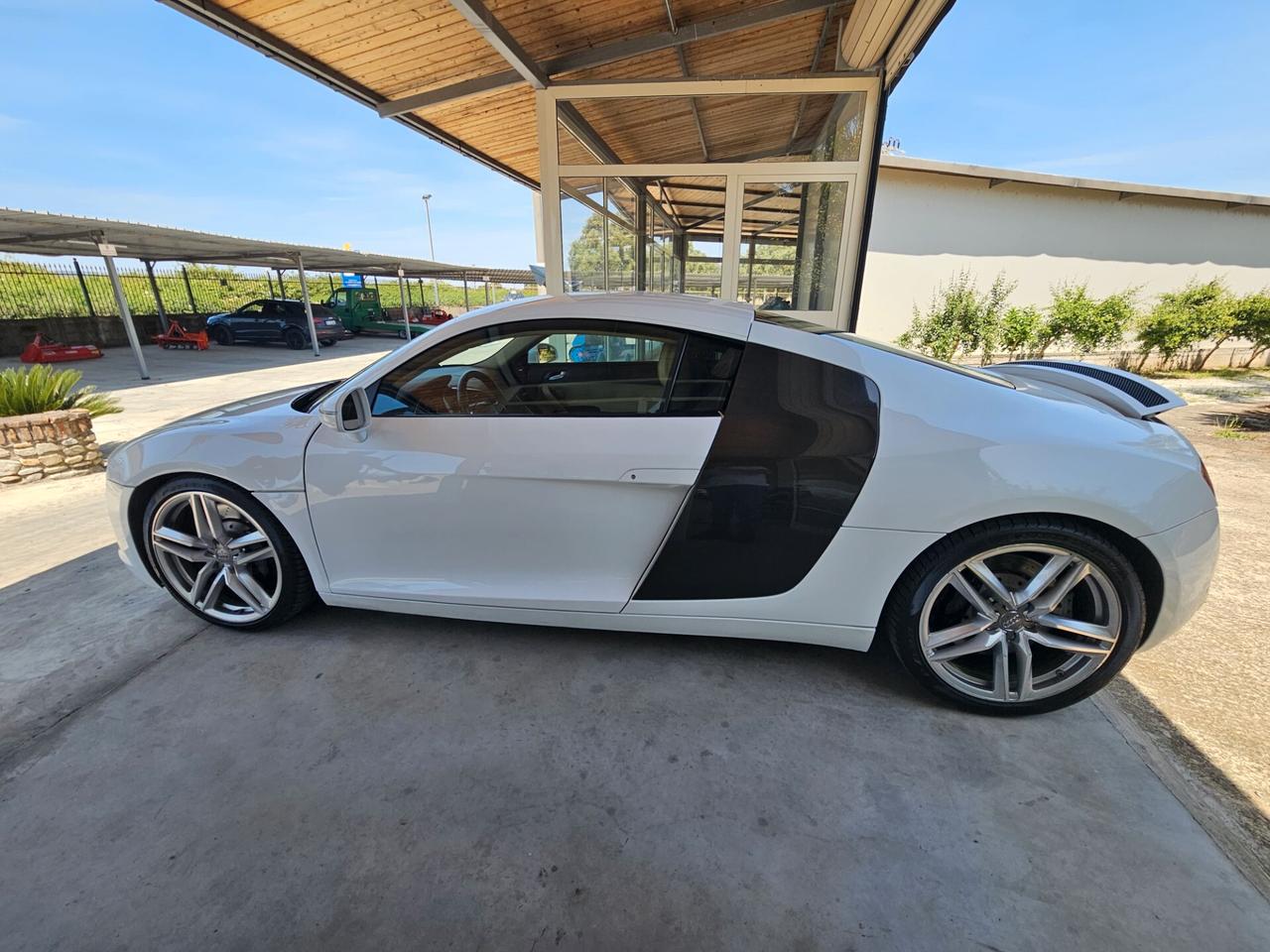 Audi R8 4.2 V8 FSI Quattro