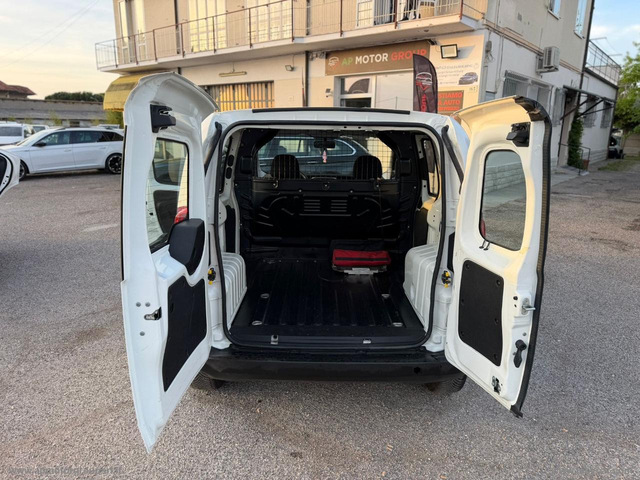 Fiorino 1.3 MJT 95CV Cargo SX SEMIVETRATO