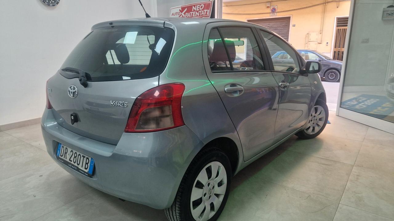 Toyota Yaris 1.0 5 porte Sol