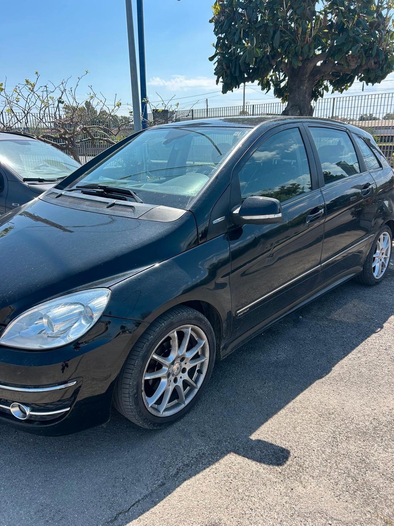 Mercedes-benz B 180 premium