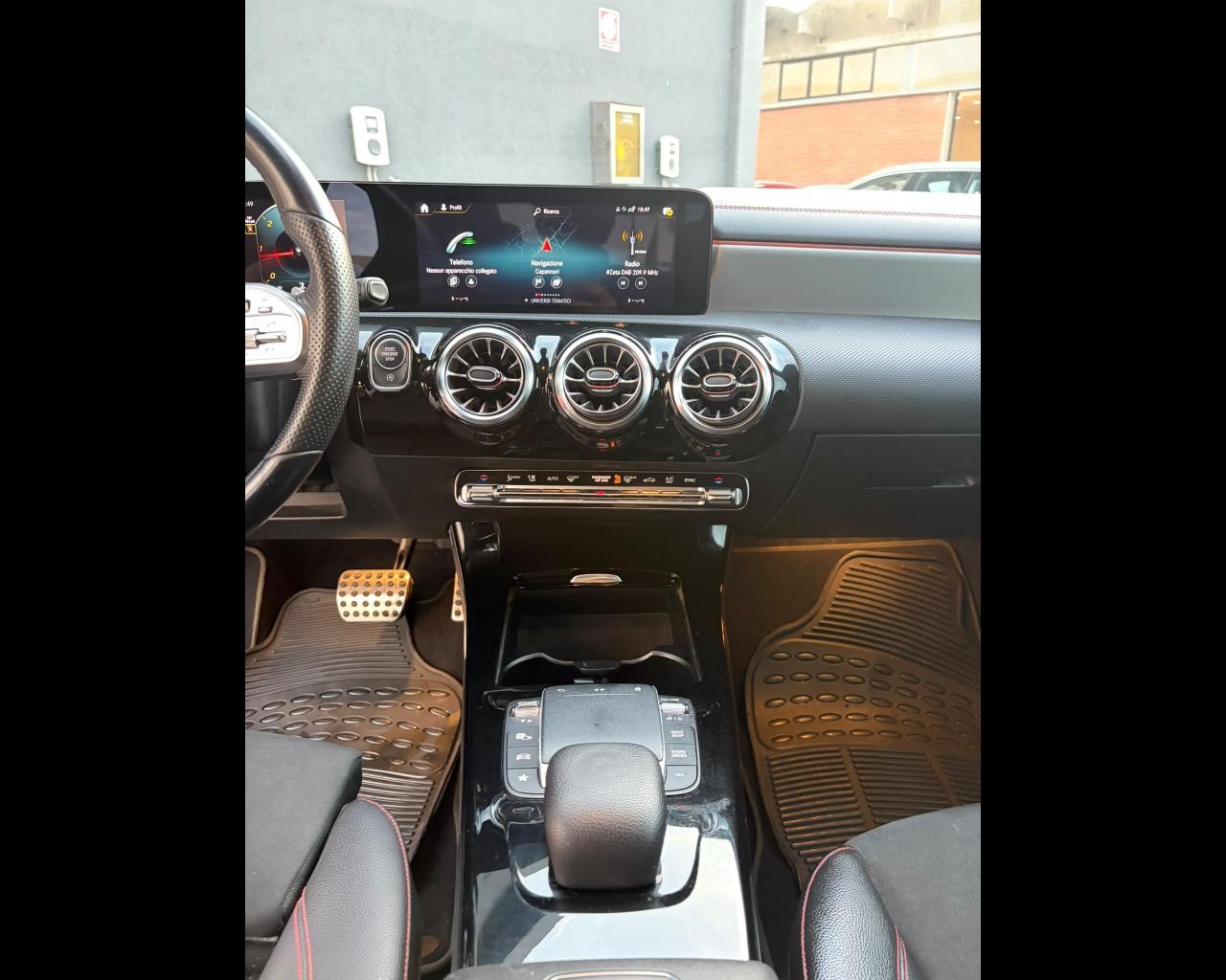 Mercedes-Benz CLA Coupe - C118 - CLA Coupe 200 d Premium auto