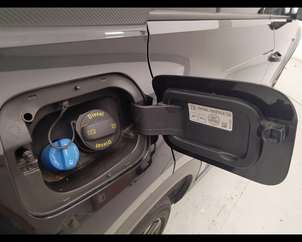 VOLKSWAGEN T-Roc 2022 - T-Roc 2.0 tdi R-Line 115cv