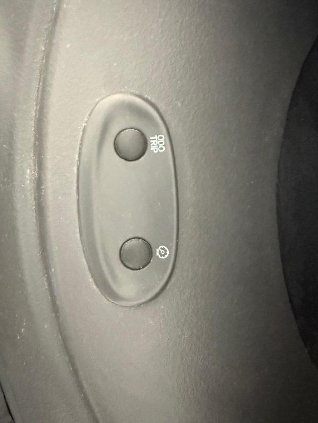 TOYOTA Yaris 1.0i 16V cat 5 porte