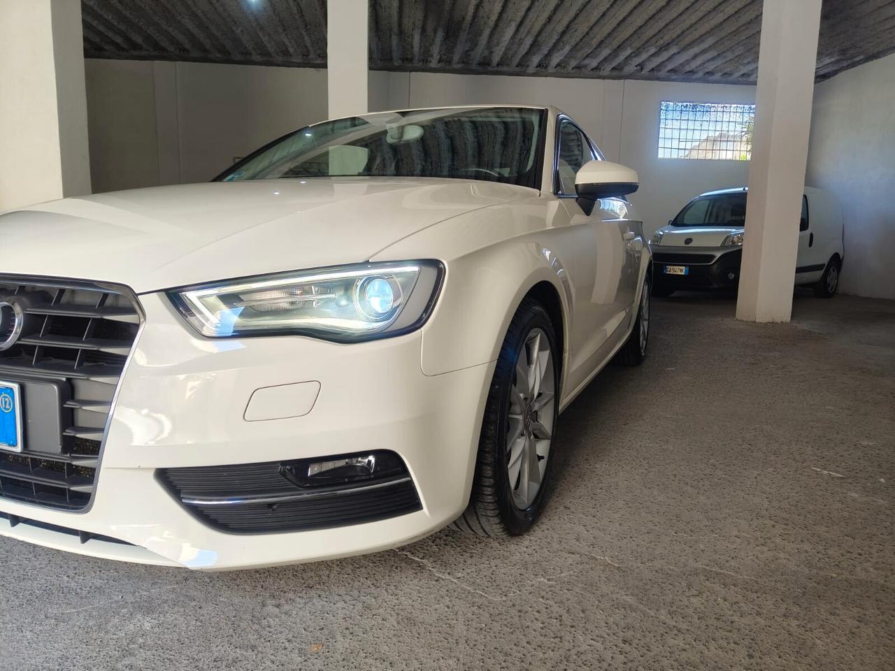 Audi A3 1.6 TDI 105 CV CR Ambition