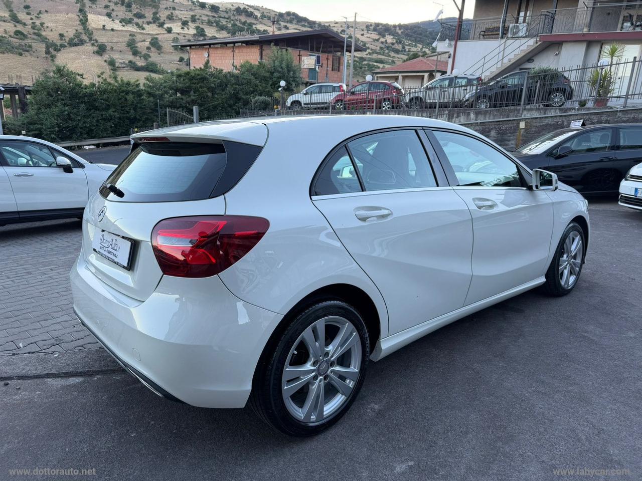 MERCEDES-BENZ A 180 d Premium