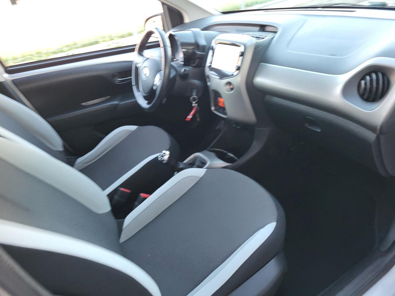 Toyota Aygo 1.0 VVT 5 PORTE X-PLAY *** RETROCAMERA -CRUISE CONTROL ***