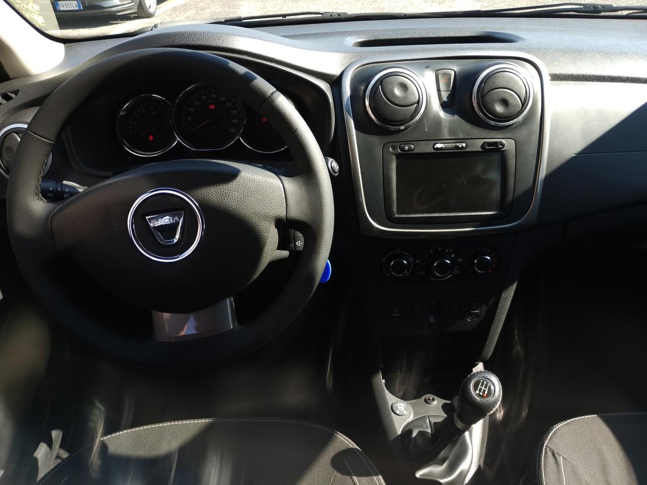 Dacia Sandero 1.2 Laureate Gpl 75cv