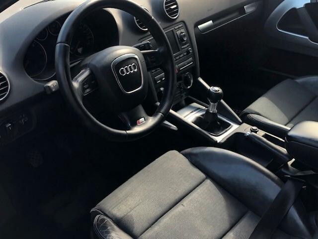 Audi A3 2.0 TDI 170 CV S-LINE