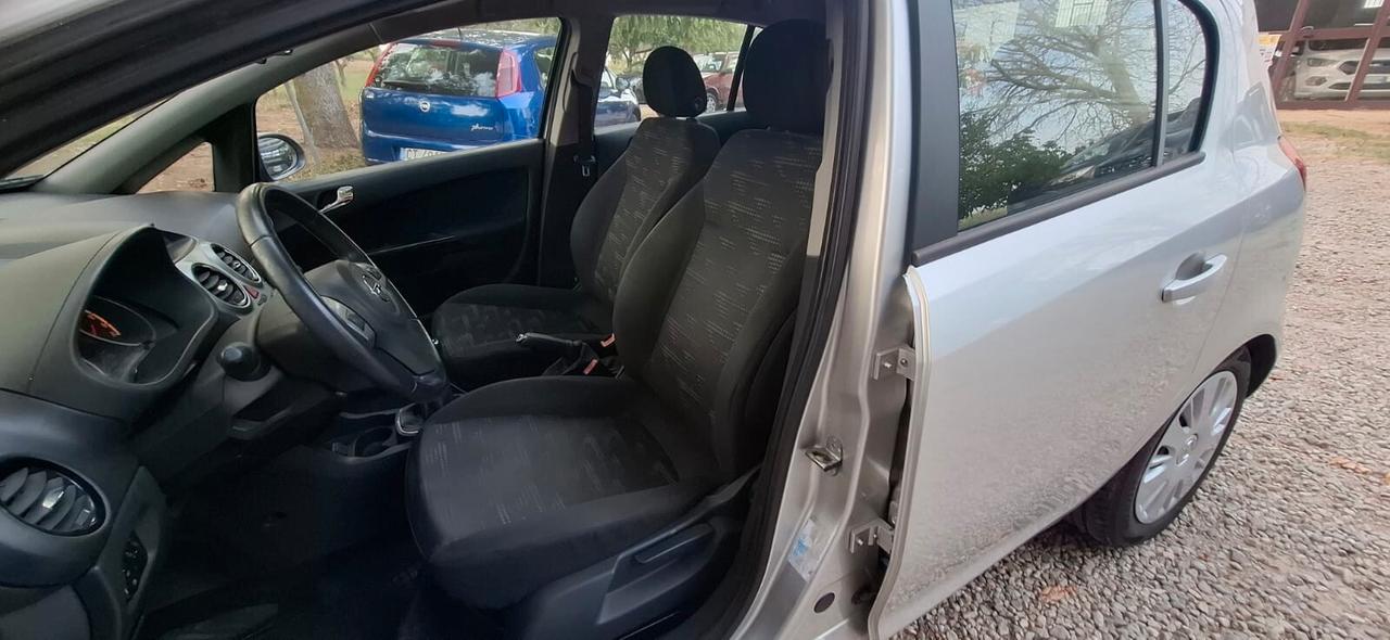 Opel Corsa 1.2 5 porte Sport