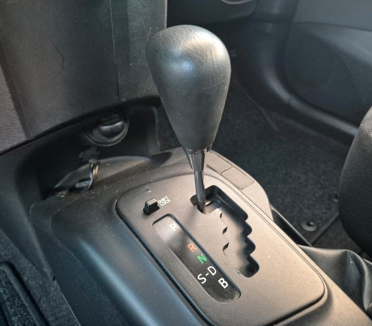 Toyota iQ 1.0 cambio automatico