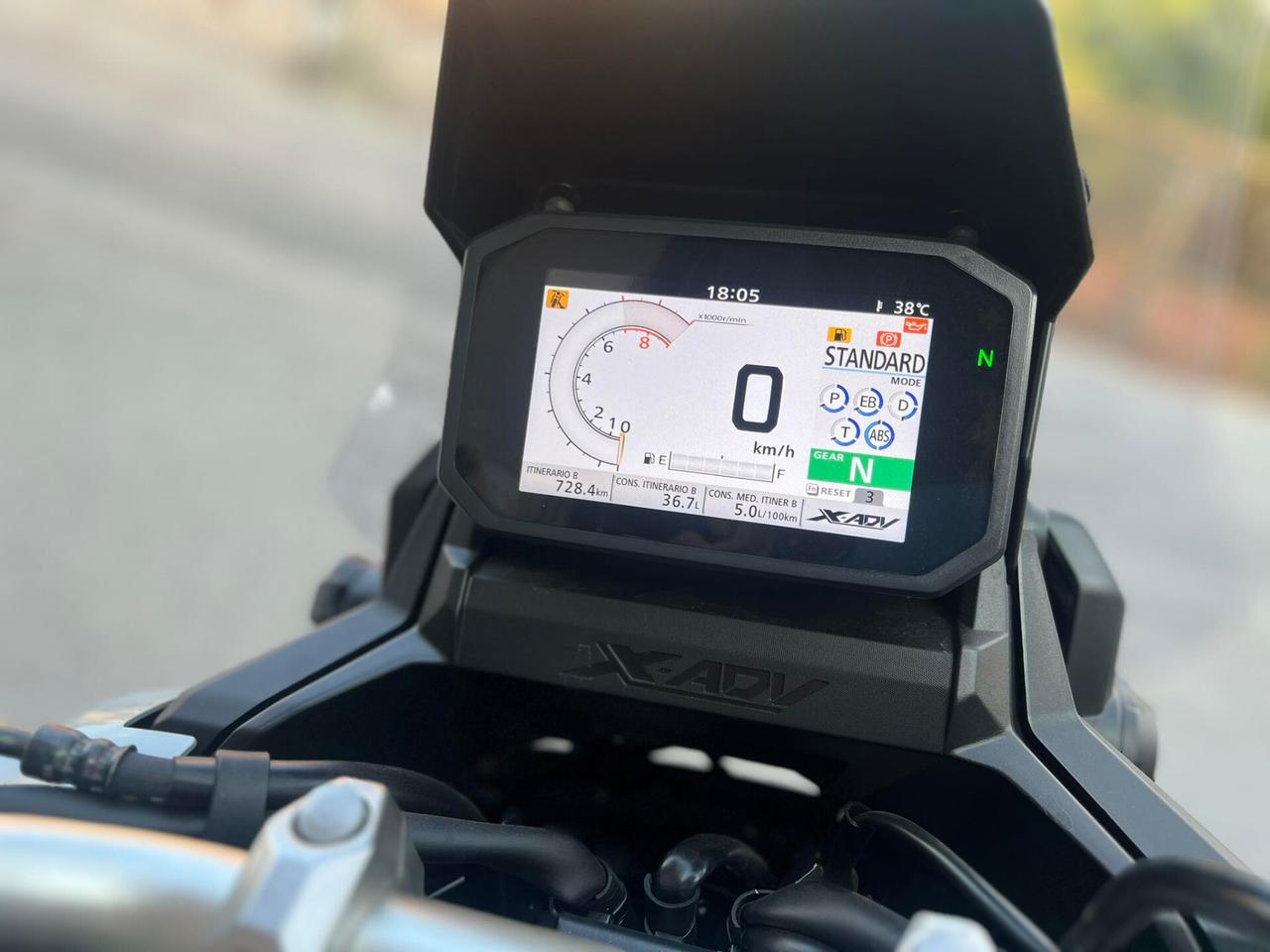 HONDA X ADV 750 NUOVOO 5 MILA KM POSSIBILITà PERMUTAA
