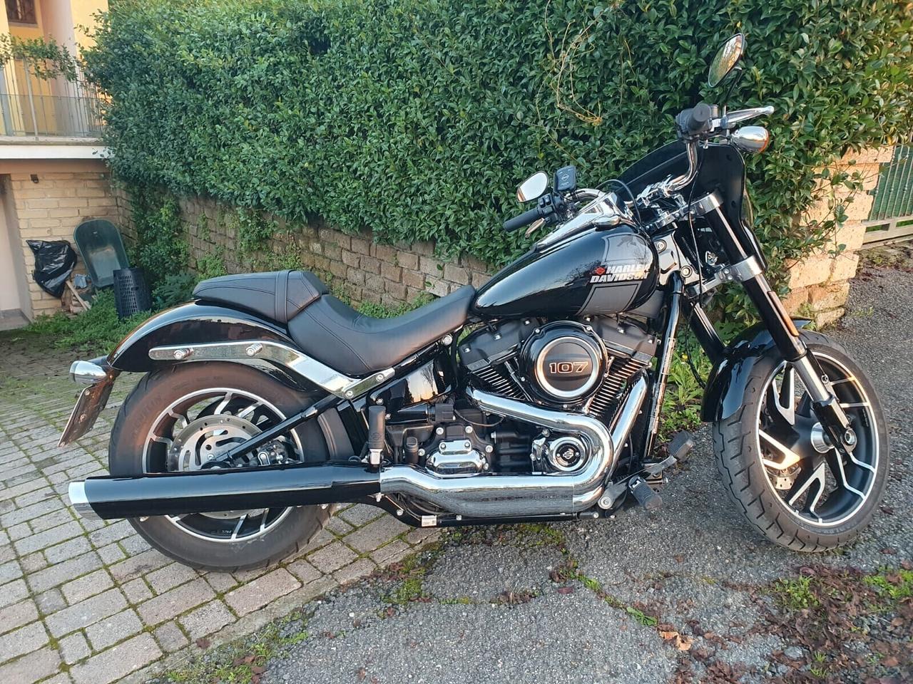 HARLEY DAVIDSON SPORT GLIDE PARI AL NUOVO