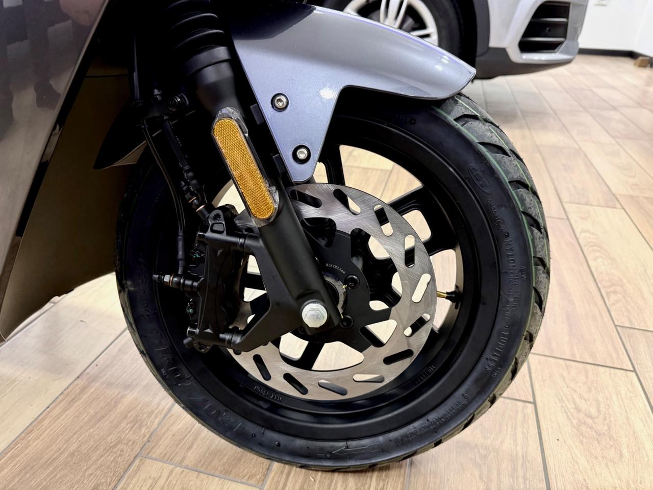 Scooter elettrico LvNeng NCE S