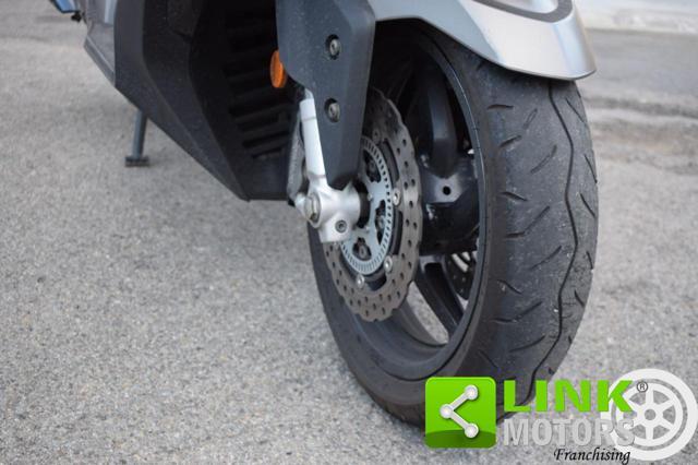 KYMCO AK 550 premium