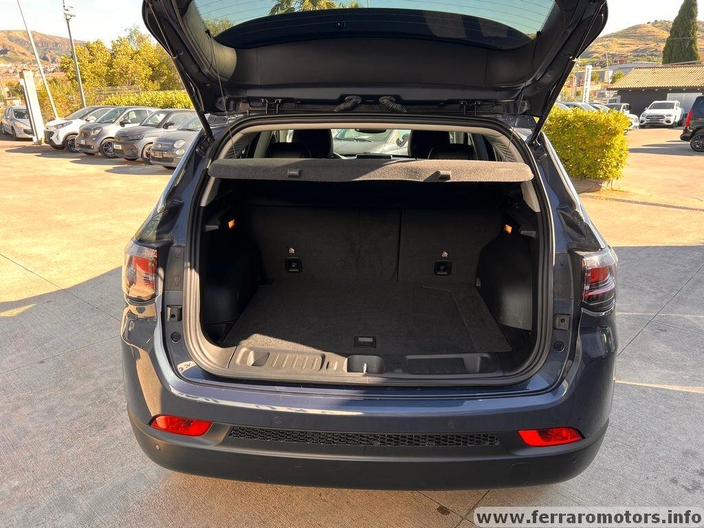 Jeep Compass Limited a soli 219 euro al mese iva esposta