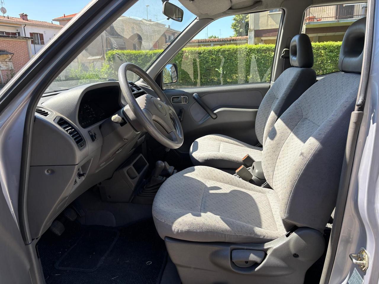 Nissan Terrano 2.4i alias Ford Maverick