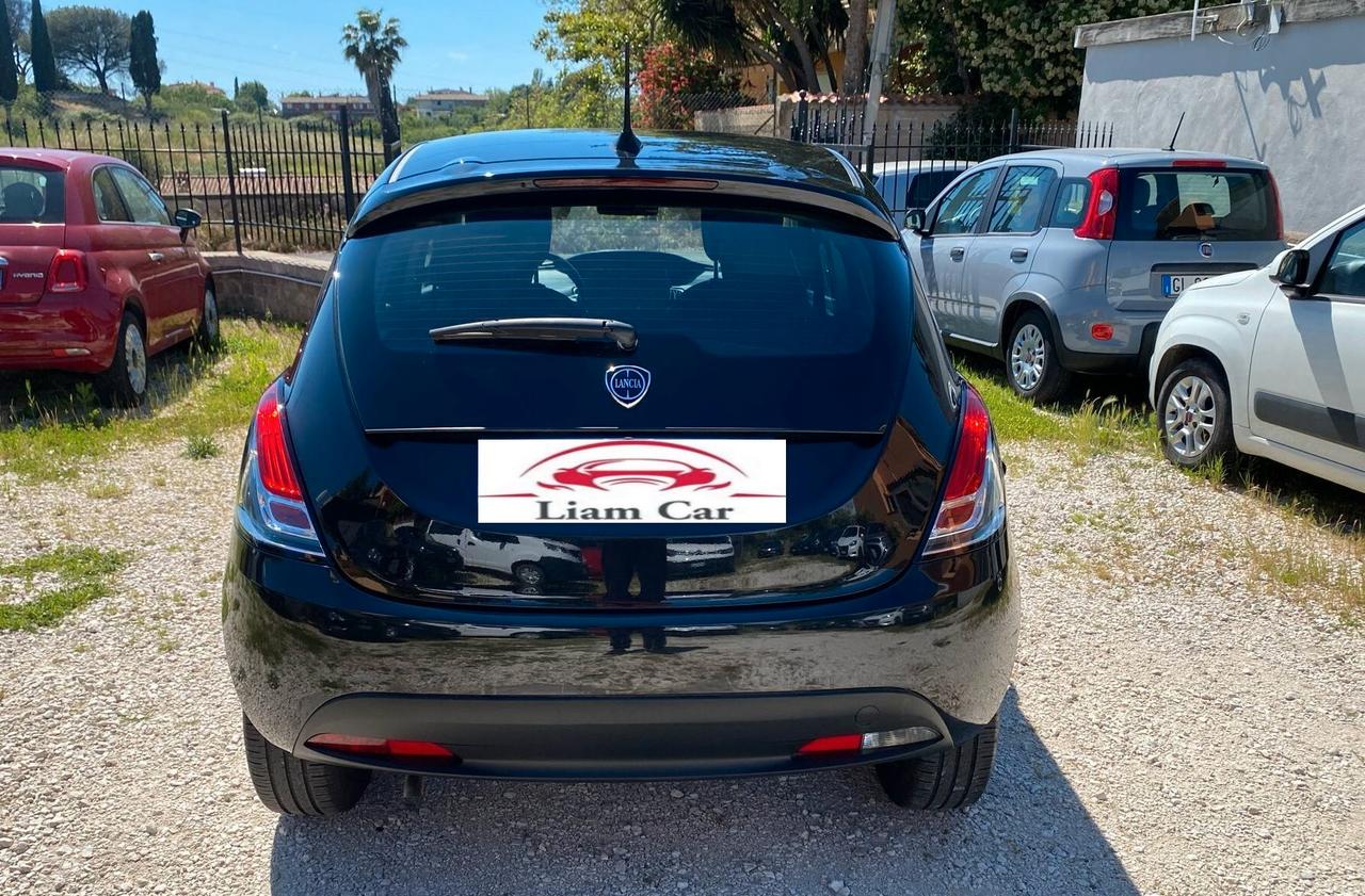 Lancia Ypsilon 1.0 Hybrid Ok Neop.