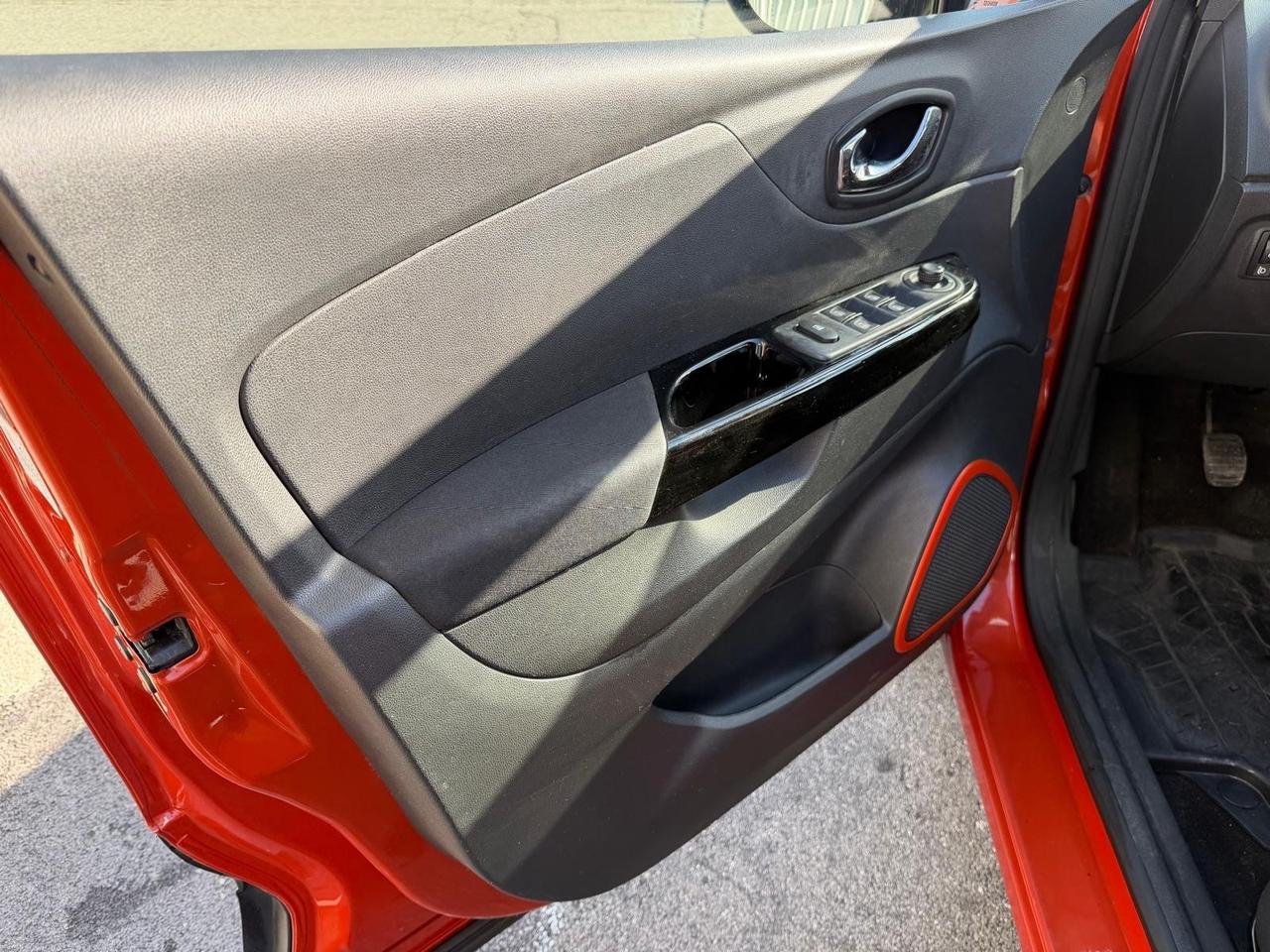 Renault Captur dCi 8V 90 CV EDC Start&Stop Energy Iconic