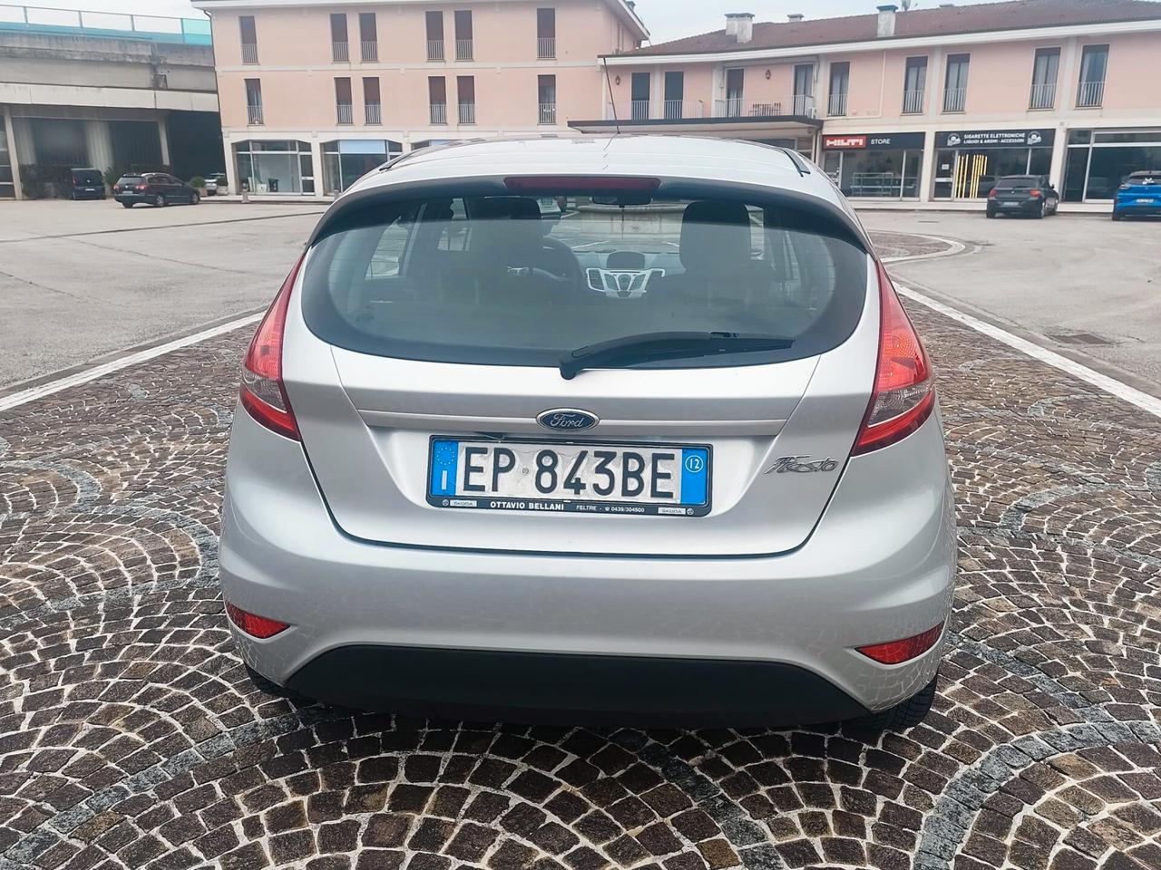 Ford Fiesta 1.4 TDCi 70CV 5 porte Titanium