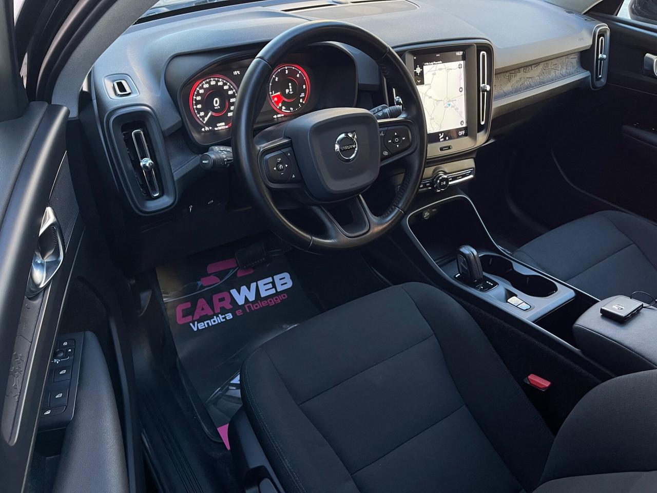 VOLVO XC40 D3 Geartronic Momentum 2020