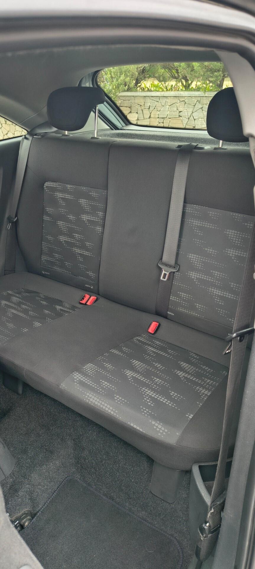 Opel Corsa 1.2 3 porte Club