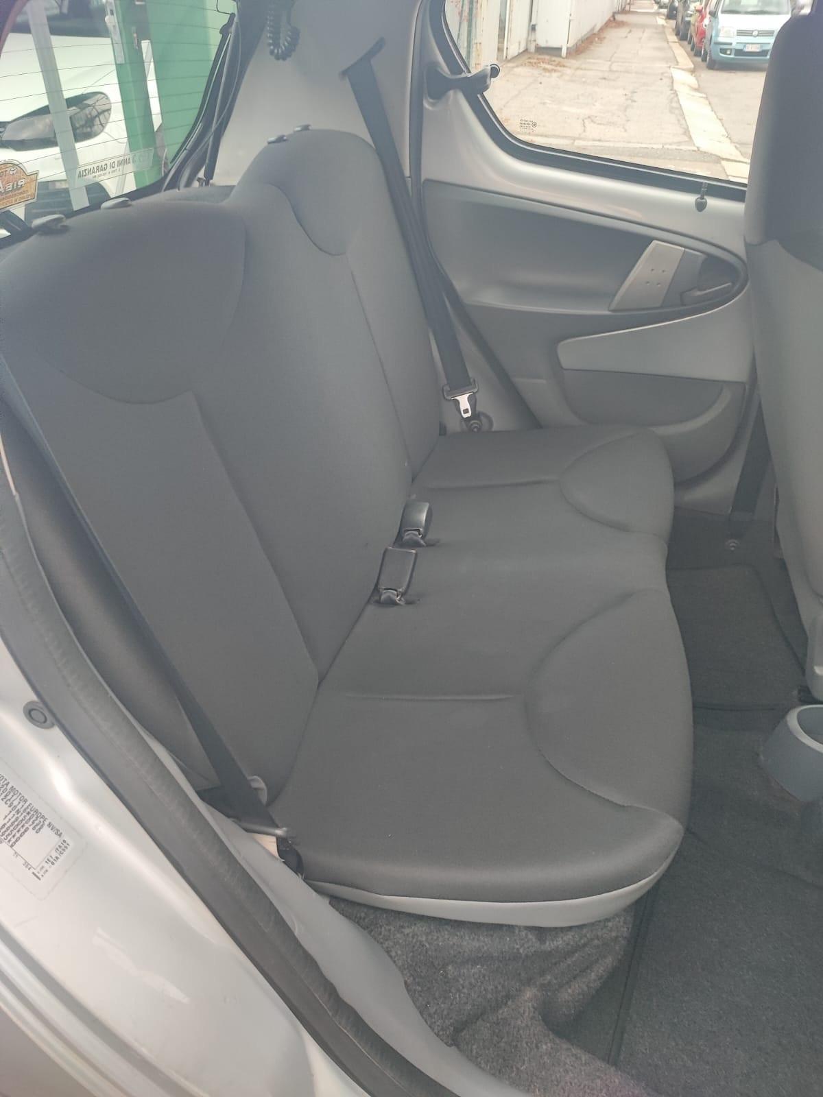 Toyota Aygo 1.0 12V VVT-i 5 porte Sol