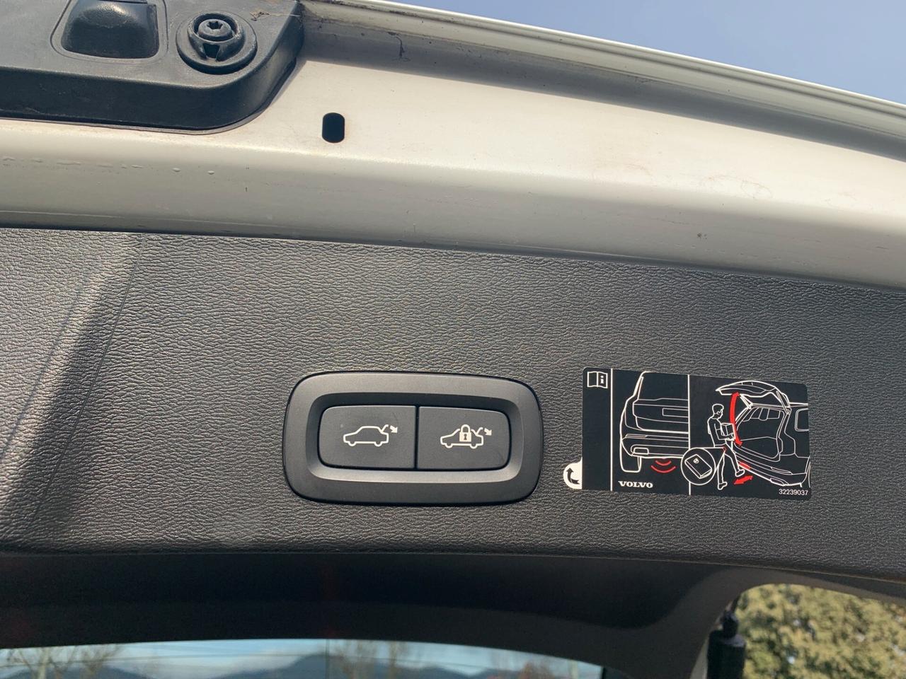 Volvo XC40 T5 AWD Geartronic R-design