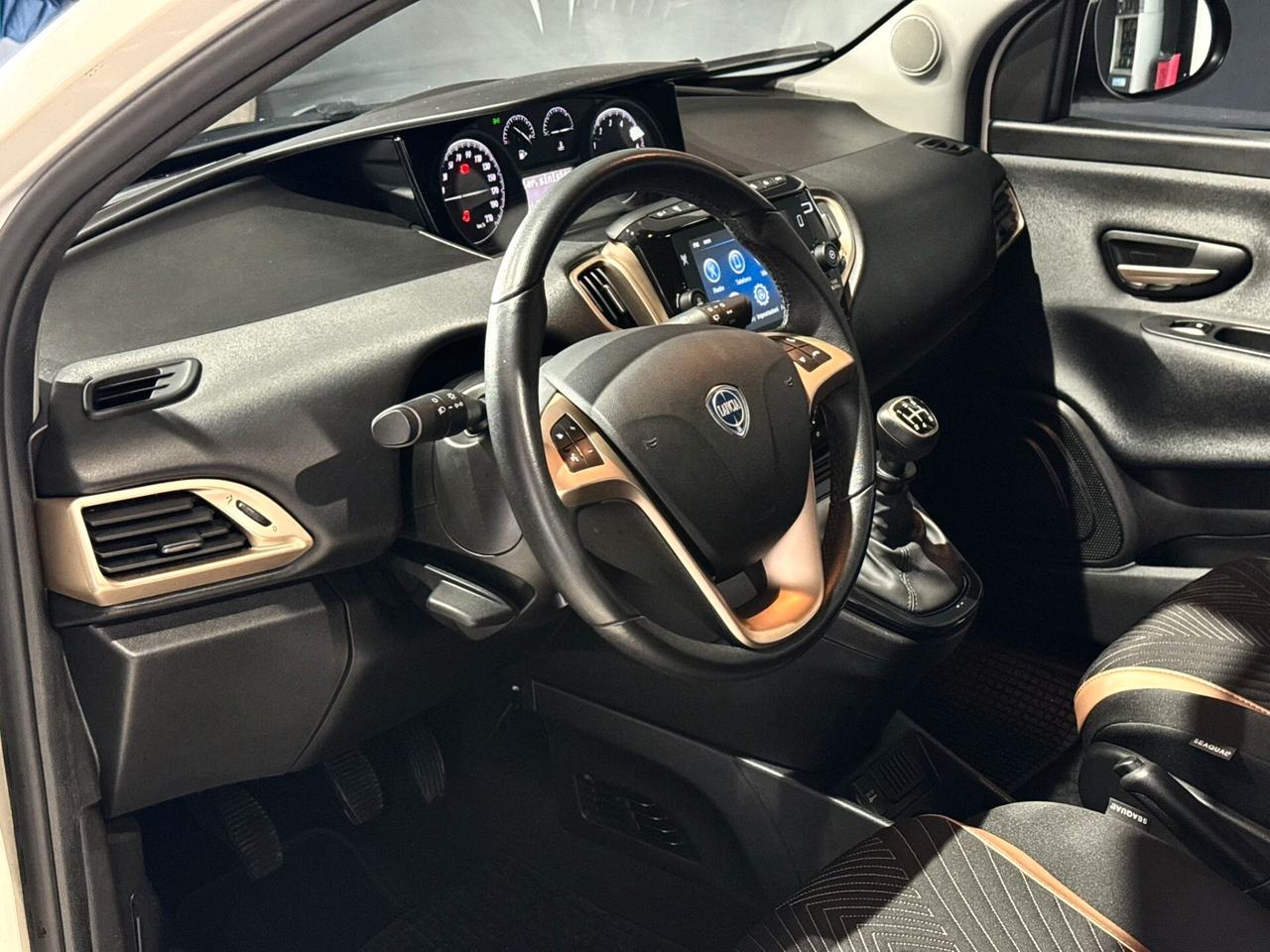 Lancia Ypsilon 1.2 69 CV 5 porte GPL Alberta Ferretti