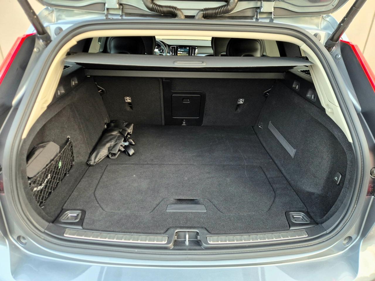 Volvo V60 Cross Country D4 AWD Geartronic Business Plus