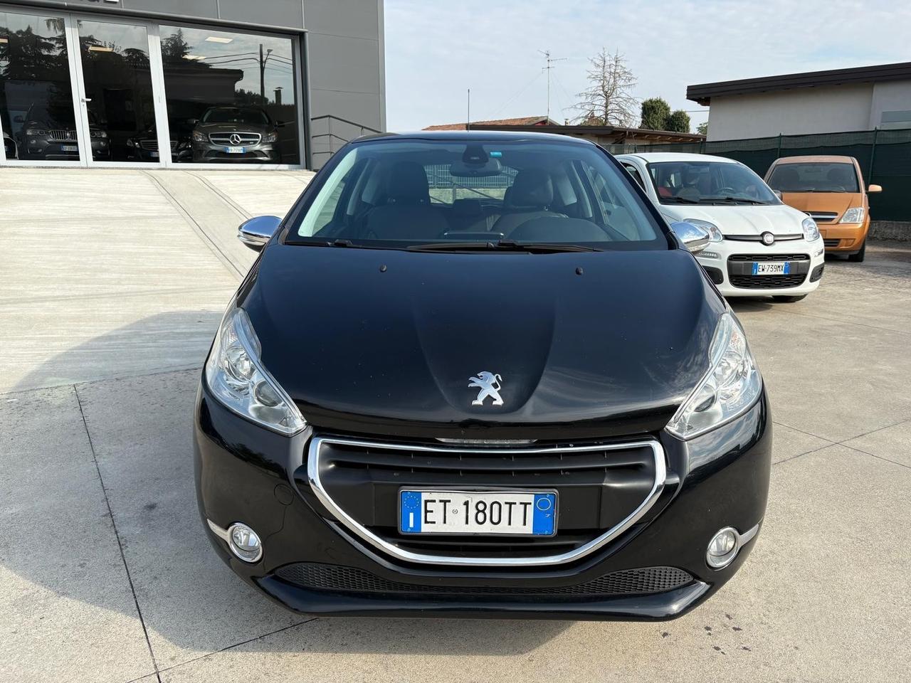 Peugeot 208 VTI ok per NEOPATENTATI