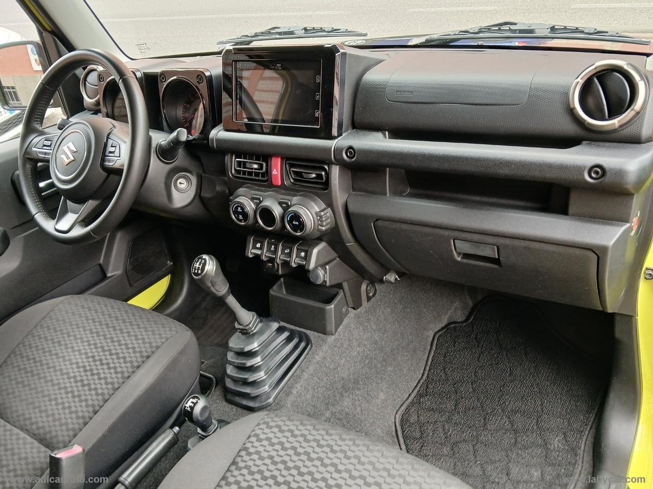SUZUKI Jimny 1.5 5MT Top