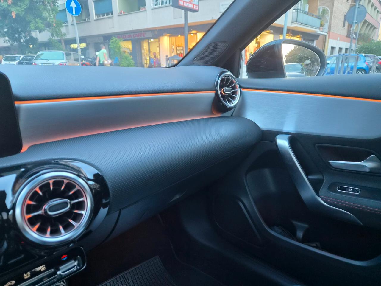 Mercedes-benz A 250 e hybrid EQ Premium