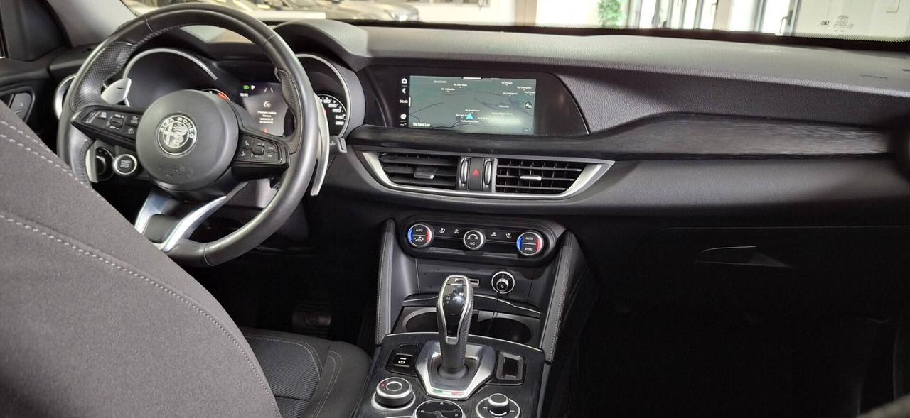 Alfa Romeo Stelvio 2.2 160 CV AT8 con gancio traino