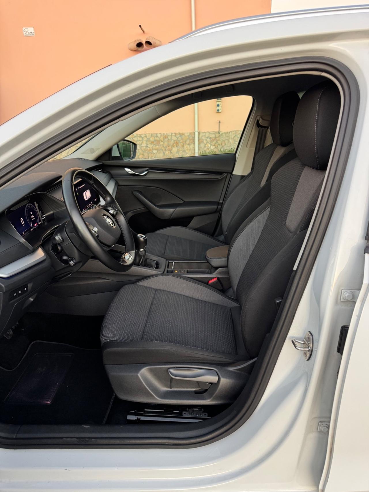 Skoda Octavia 2.0 TDI SW FARI FULL LED/UNICO PROPRIETARIO