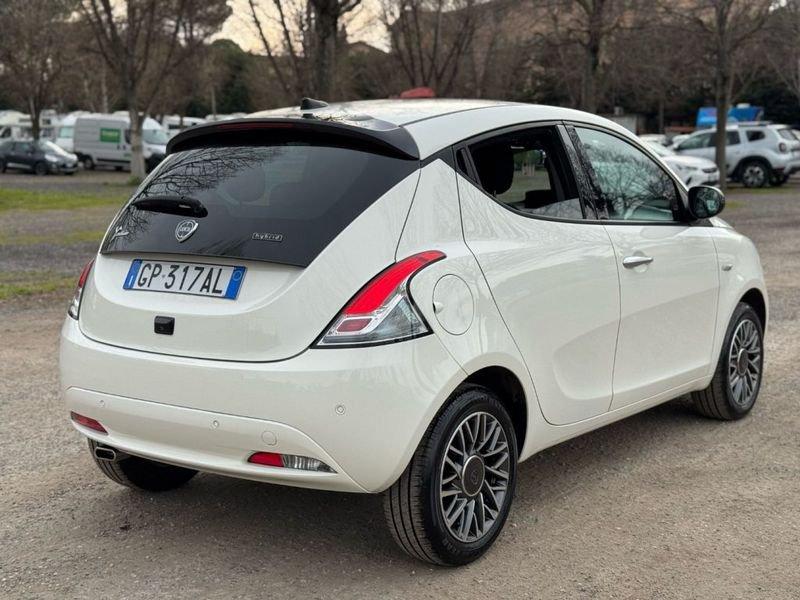 Lancia Ypsilon 1.2 69 CV 5 porte "GOLD"