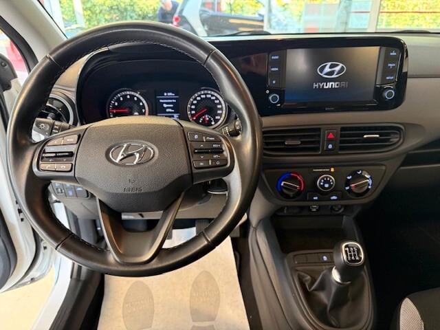 HIUNDAY I10 1.0 BENZINA TECH FULL OPTIONALS ADATTA A NEO PATENTATI