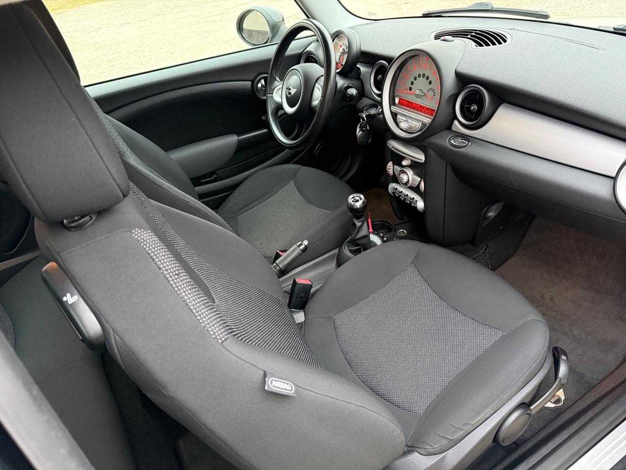 MINI One Mini III R56 2007 Hatchback 1.4